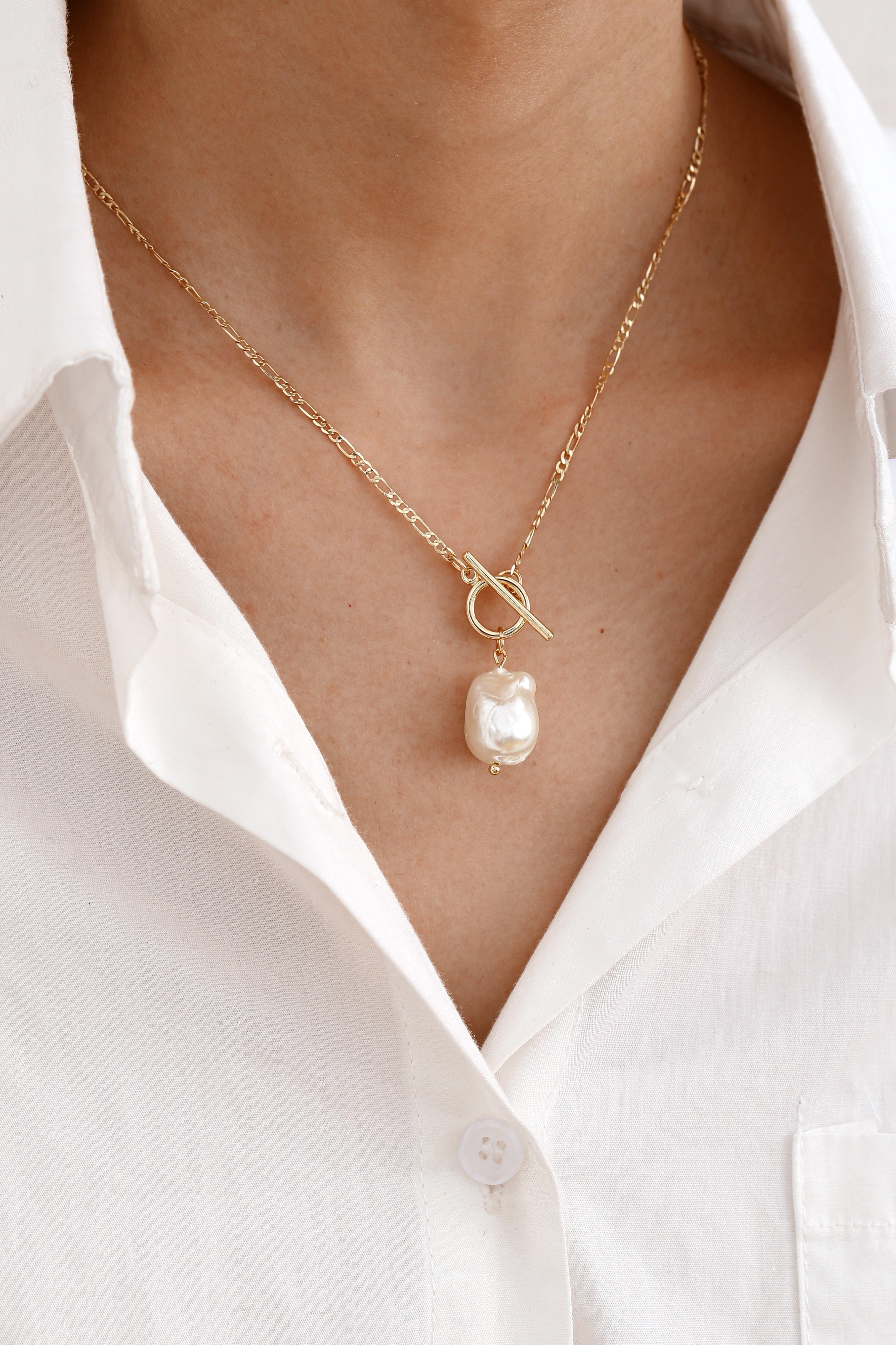 Elegant Golden Pearl Necklace
